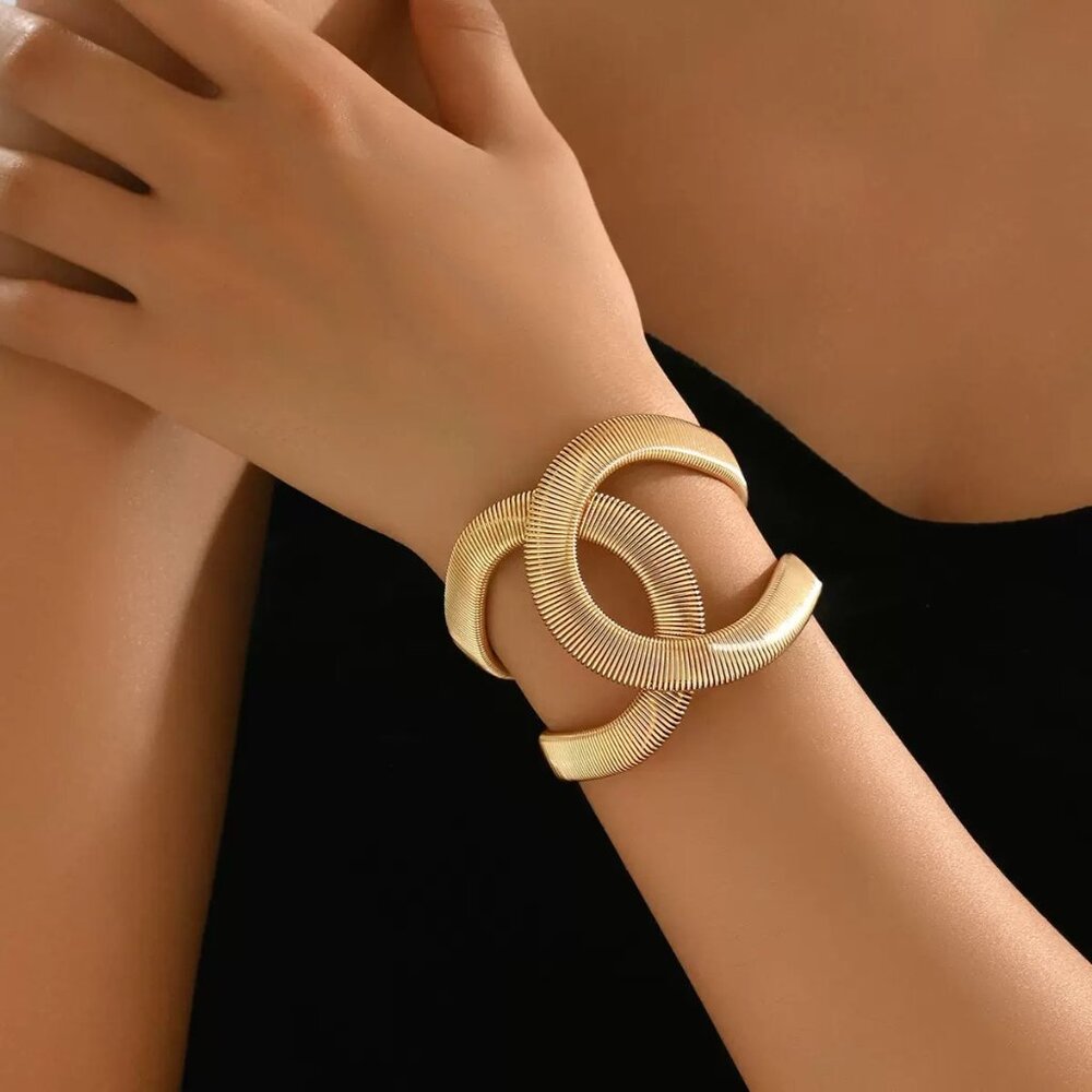 Gold personalized bracelet